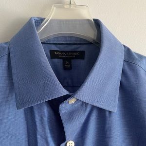 Banana Republic shirt size M